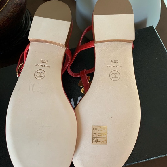 Chanel 20P LAMBSKIN RED THONG SANDALS 
SIZE 38.5 EU - Picture 3 of 4